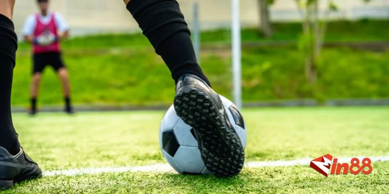 Luật đá penalty áp dụng khi phạm lỗi vòng cấm